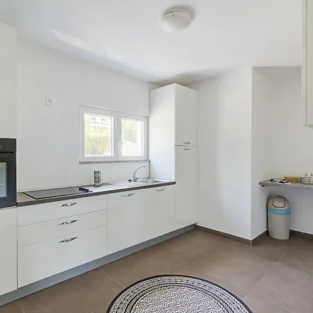 Elea * Novi Vinodolski