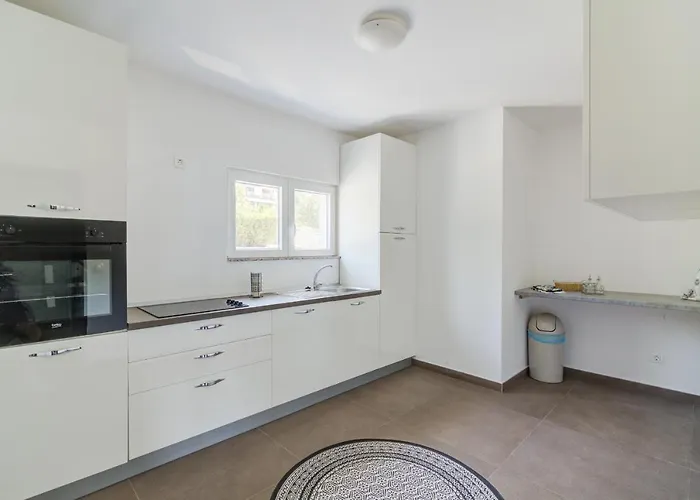 Elea * Novi Vinodolski