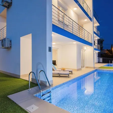 Elea Novi Vinodolski